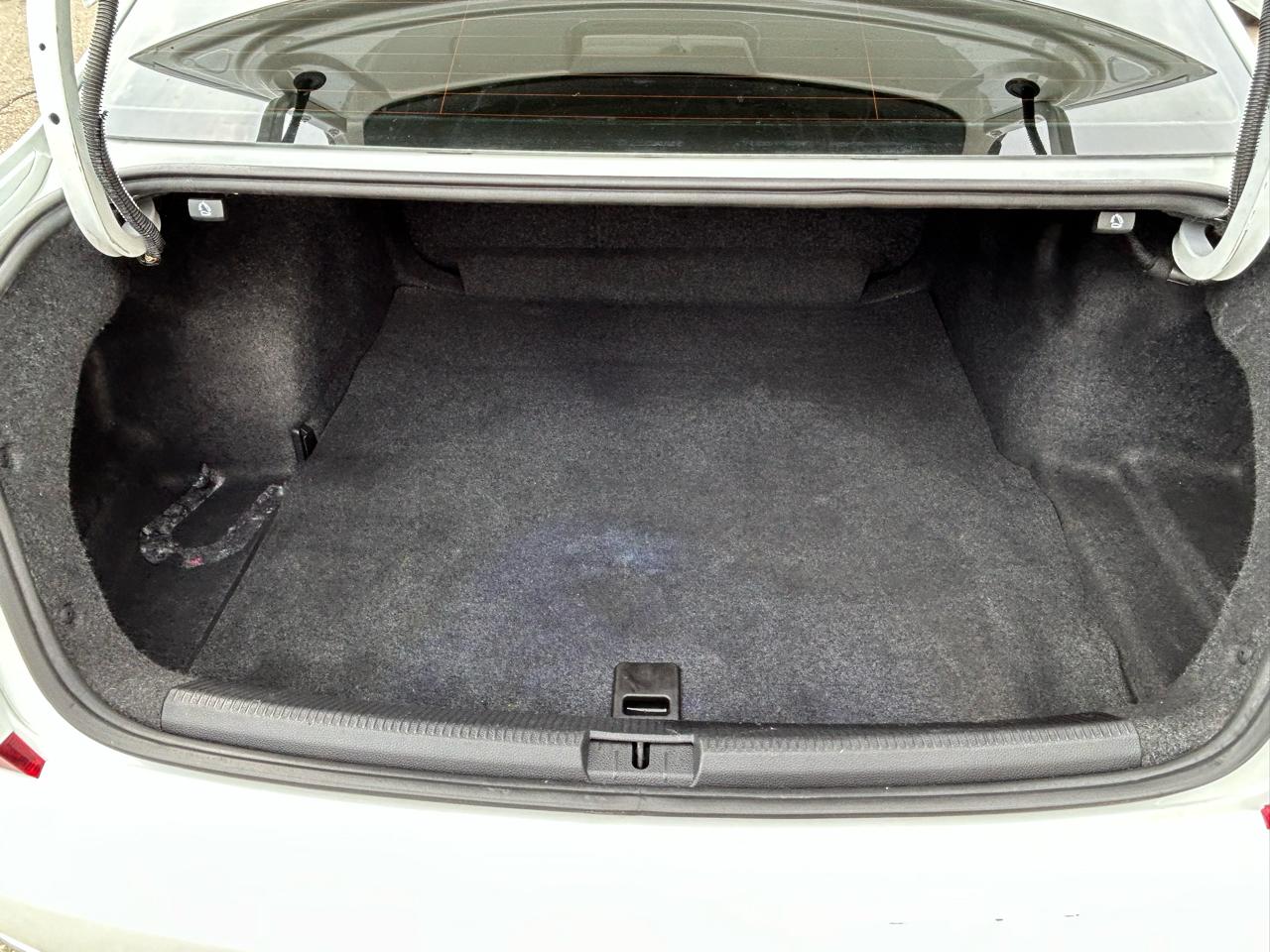 Volkswagen Passat 4dr Sdn 1.8T Auto SE PZEV 2016
