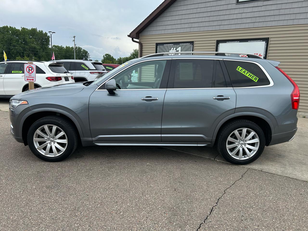 Volvo XC90 T5 AWD 7-Passenger Momentum 2018