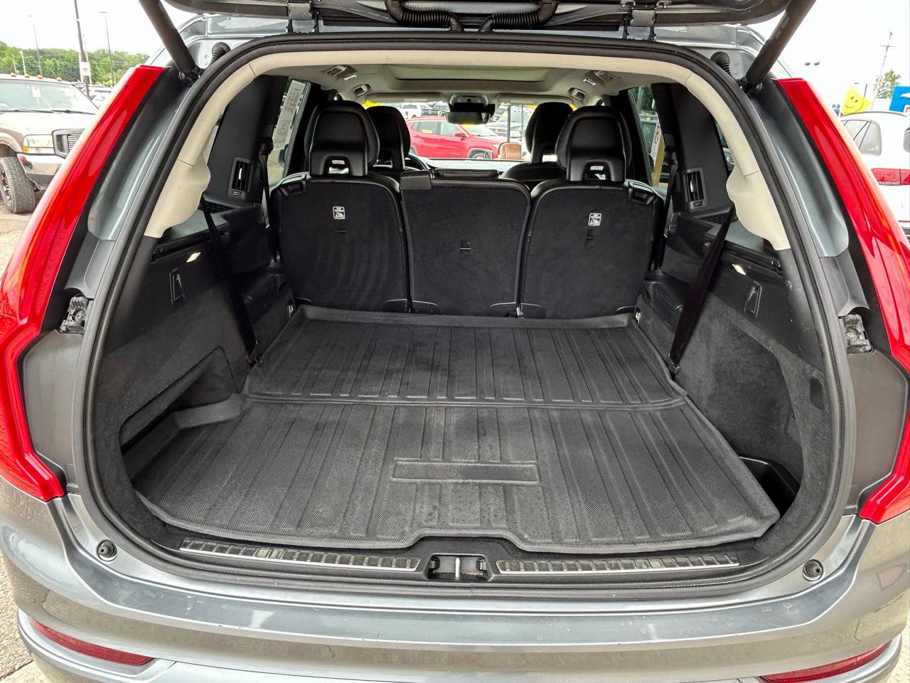Volvo XC90 T5 AWD 7-Passenger Momentum 2018