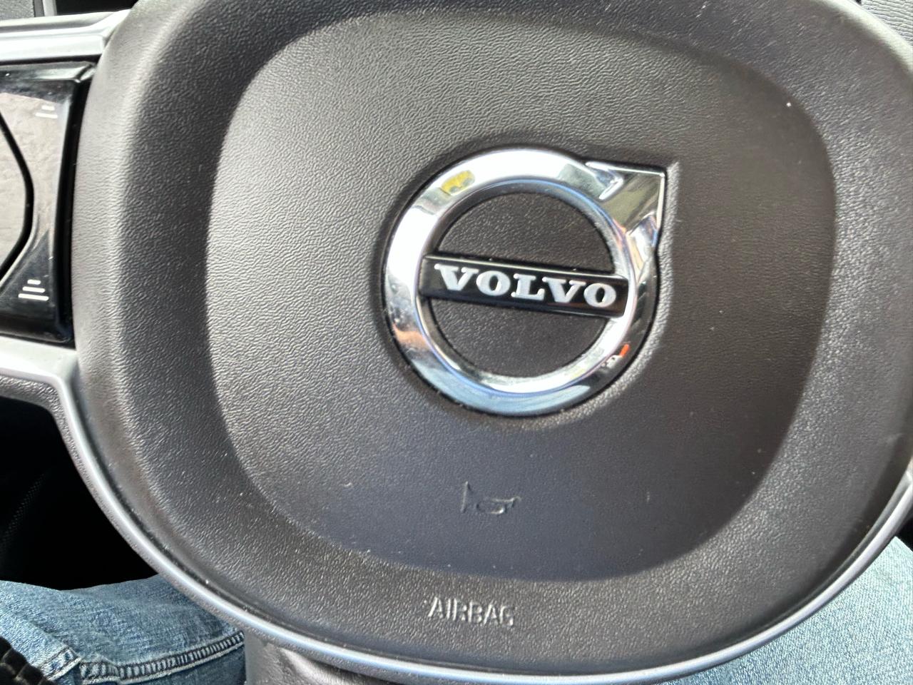 Volvo XC90 T5 AWD 7-Passenger Momentum 2018