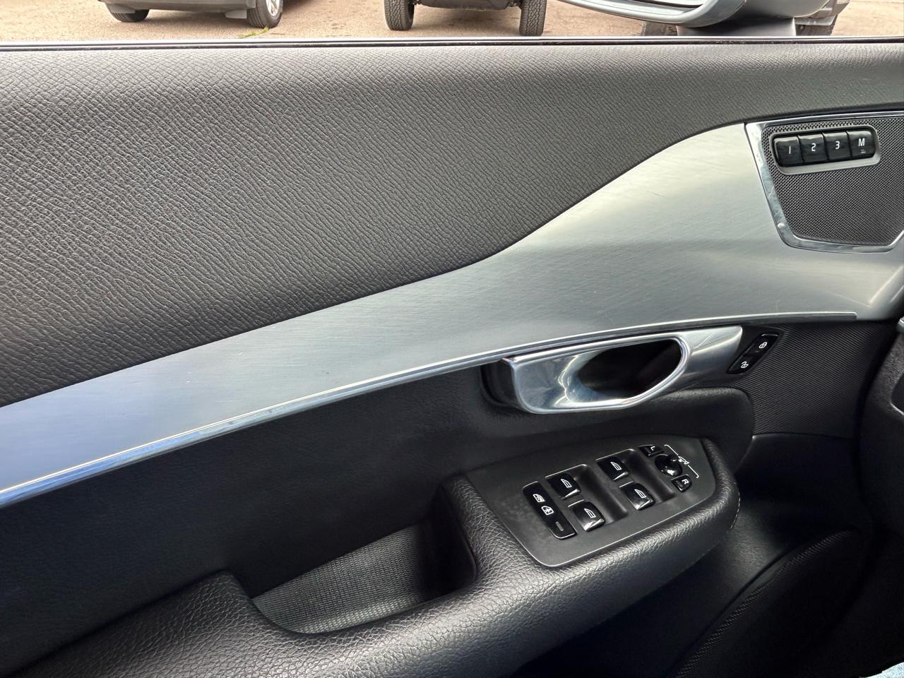 Volvo XC90 T5 AWD 7-Passenger Momentum 2018