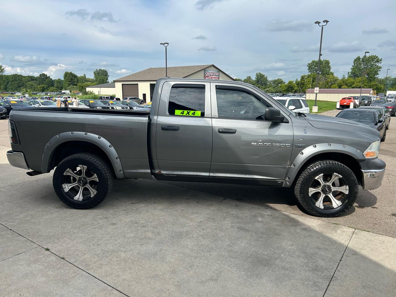RAM 1500 4WD Quad Cab 140.5" ST 2011