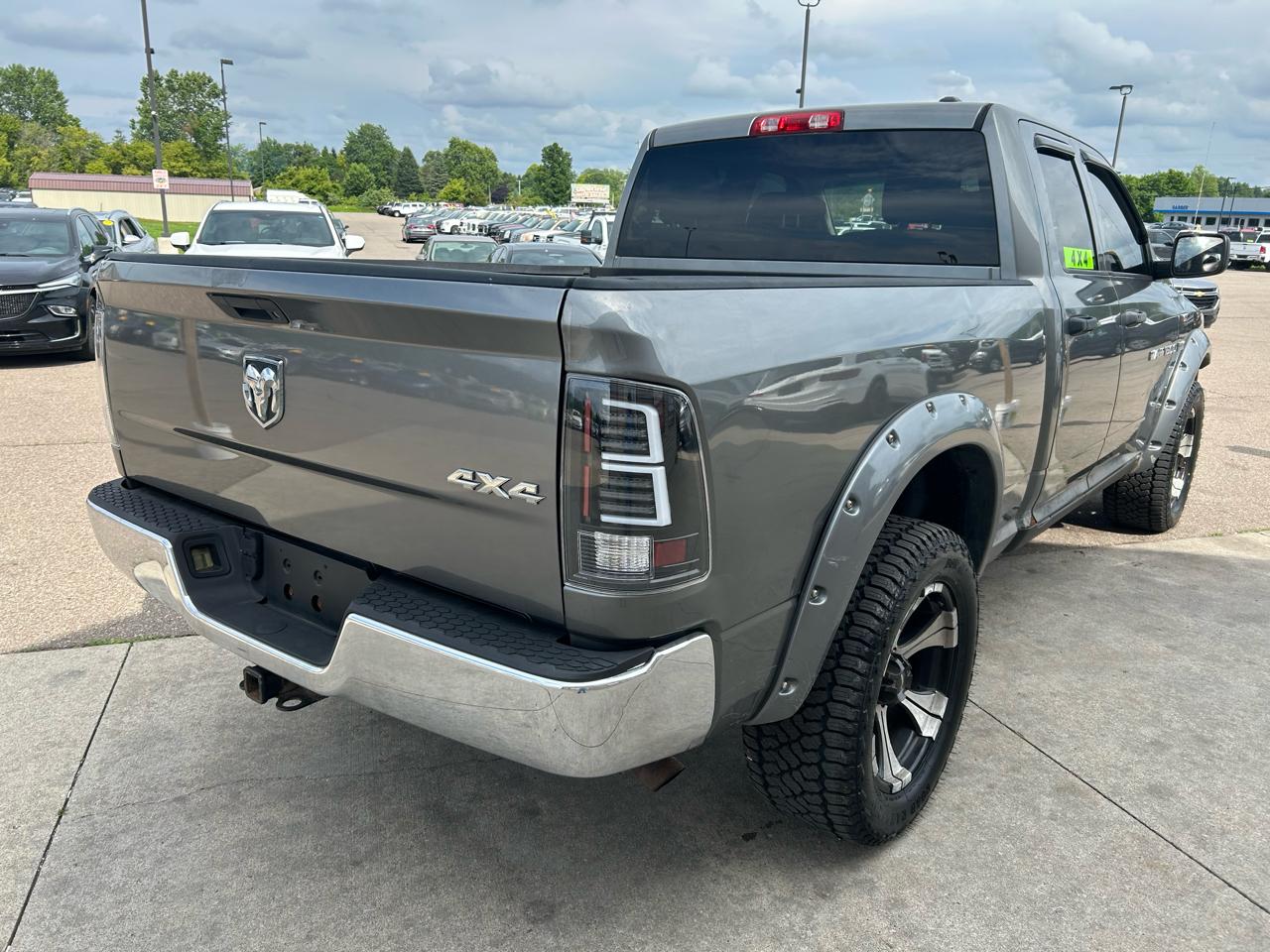 RAM 1500 4WD Quad Cab 140.5" ST 2011