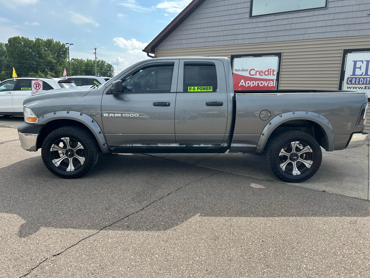 RAM 1500 4WD Quad Cab 140.5" ST 2011