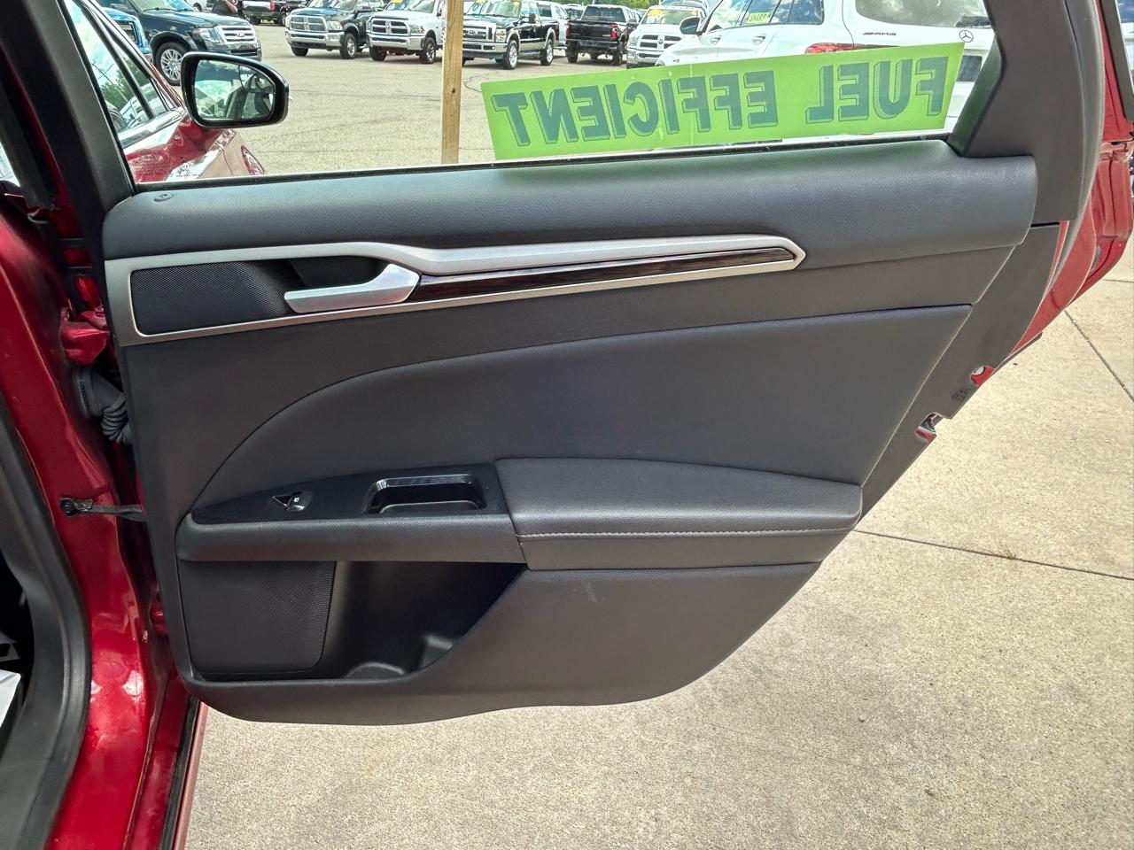 Ford Fusion SE 2016