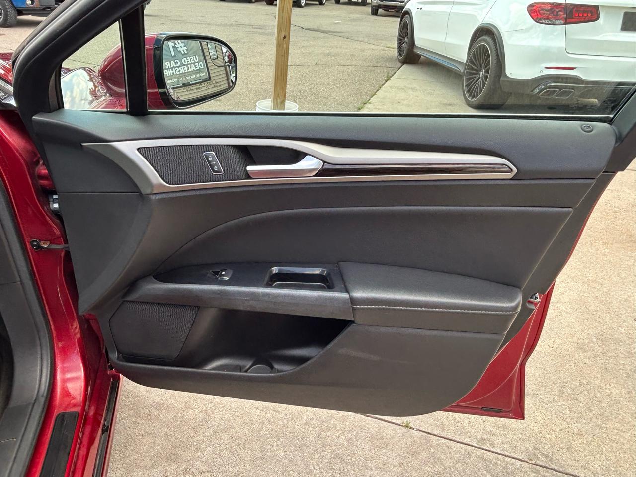 Ford Fusion SE 2016