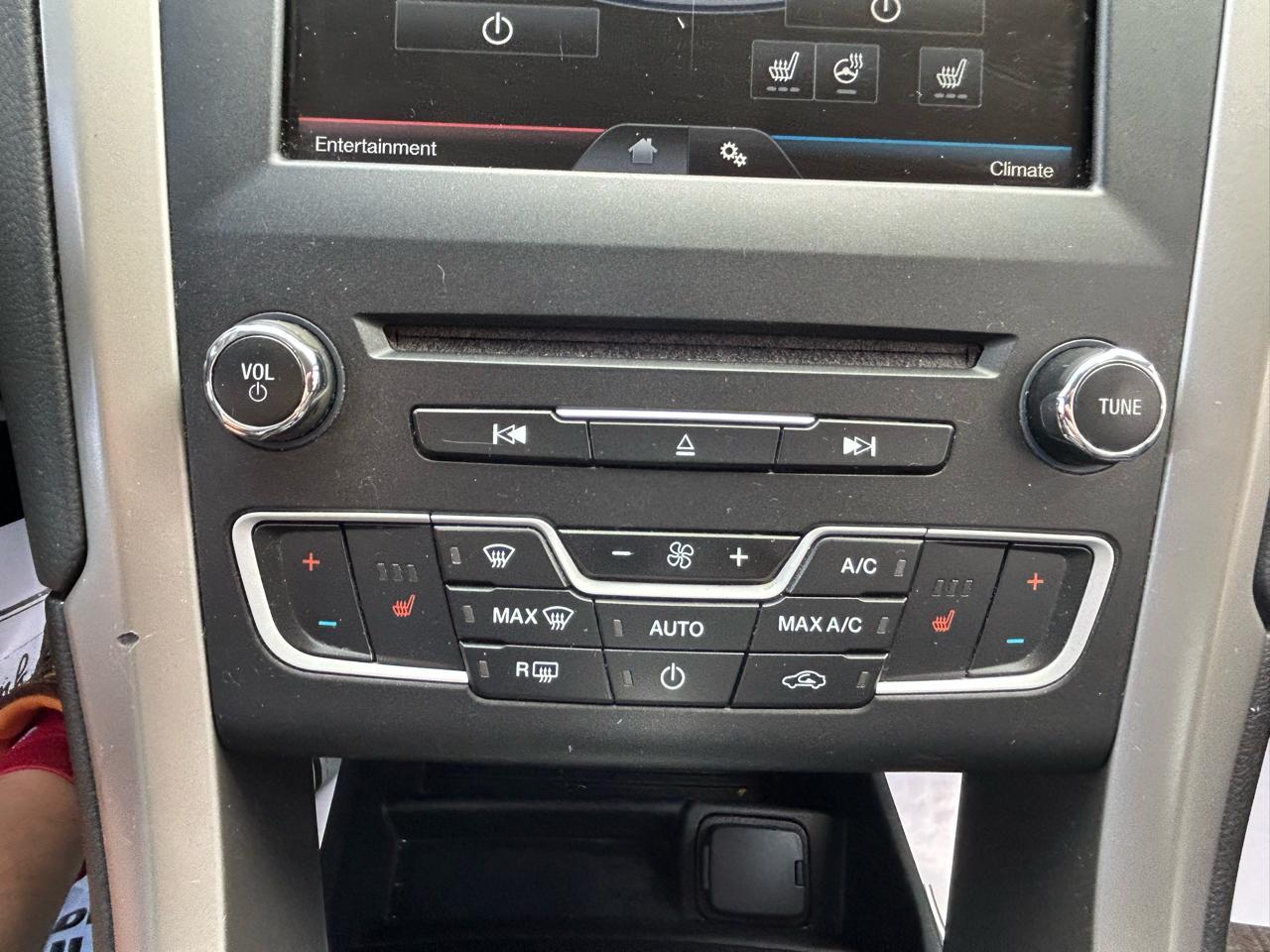 Ford Fusion SE 2016