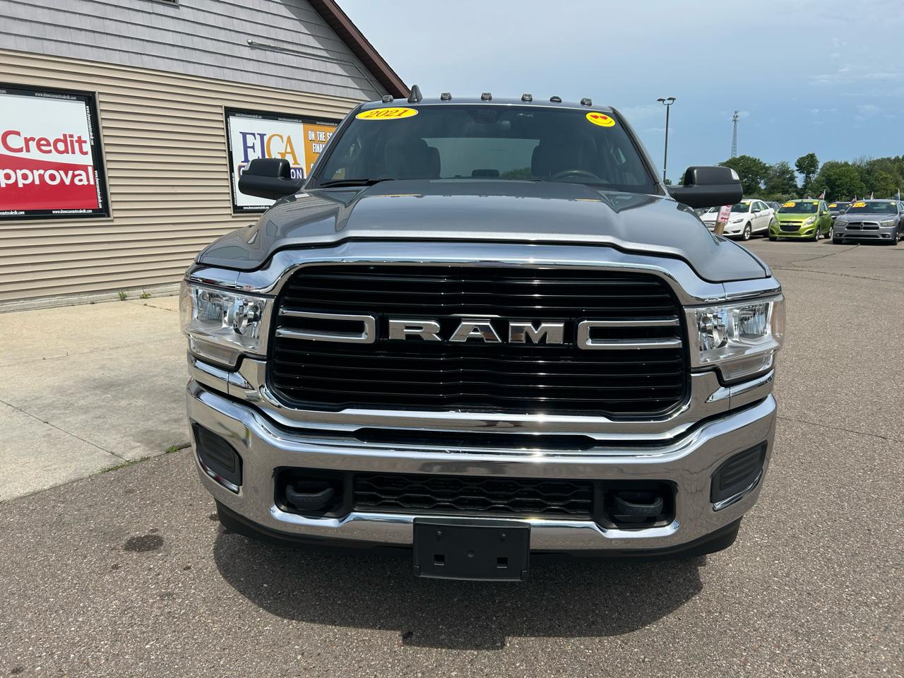 RAM 3500 Big Horn 4x4 Crew Cab 8' Box 2021