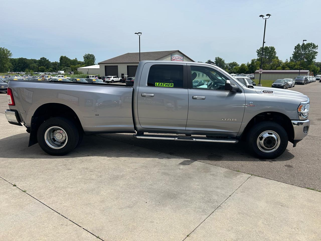 RAM 3500 Big Horn 4x4 Crew Cab 8' Box 2021