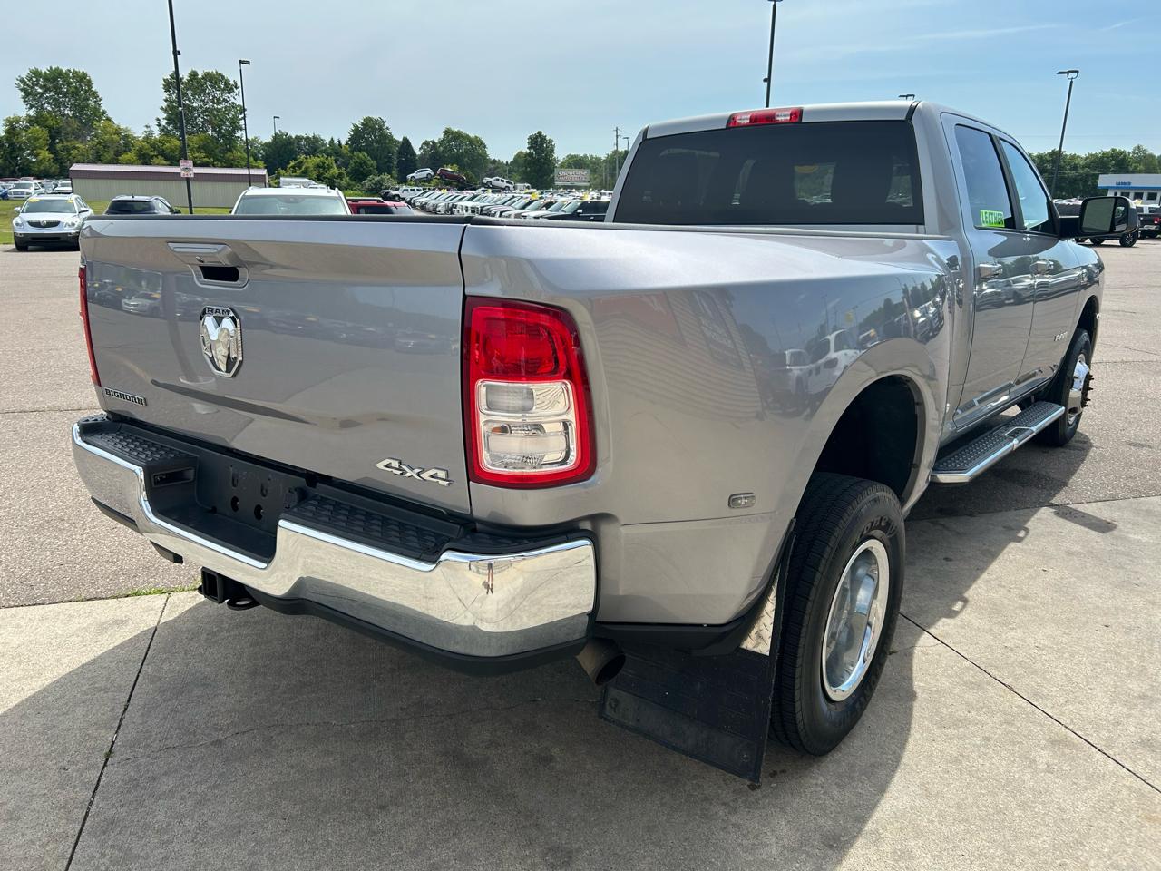 RAM 3500 Big Horn 4x4 Crew Cab 8' Box 2021
