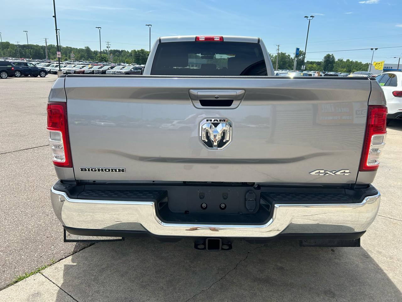 RAM 3500 Big Horn 4x4 Crew Cab 8' Box 2021