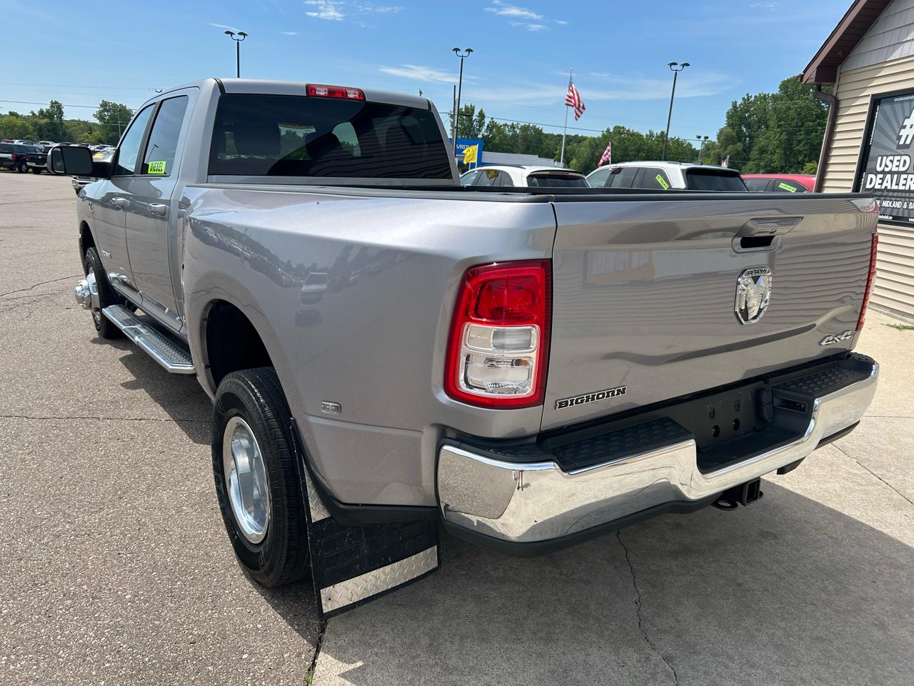 RAM 3500 Big Horn 4x4 Crew Cab 8' Box 2021