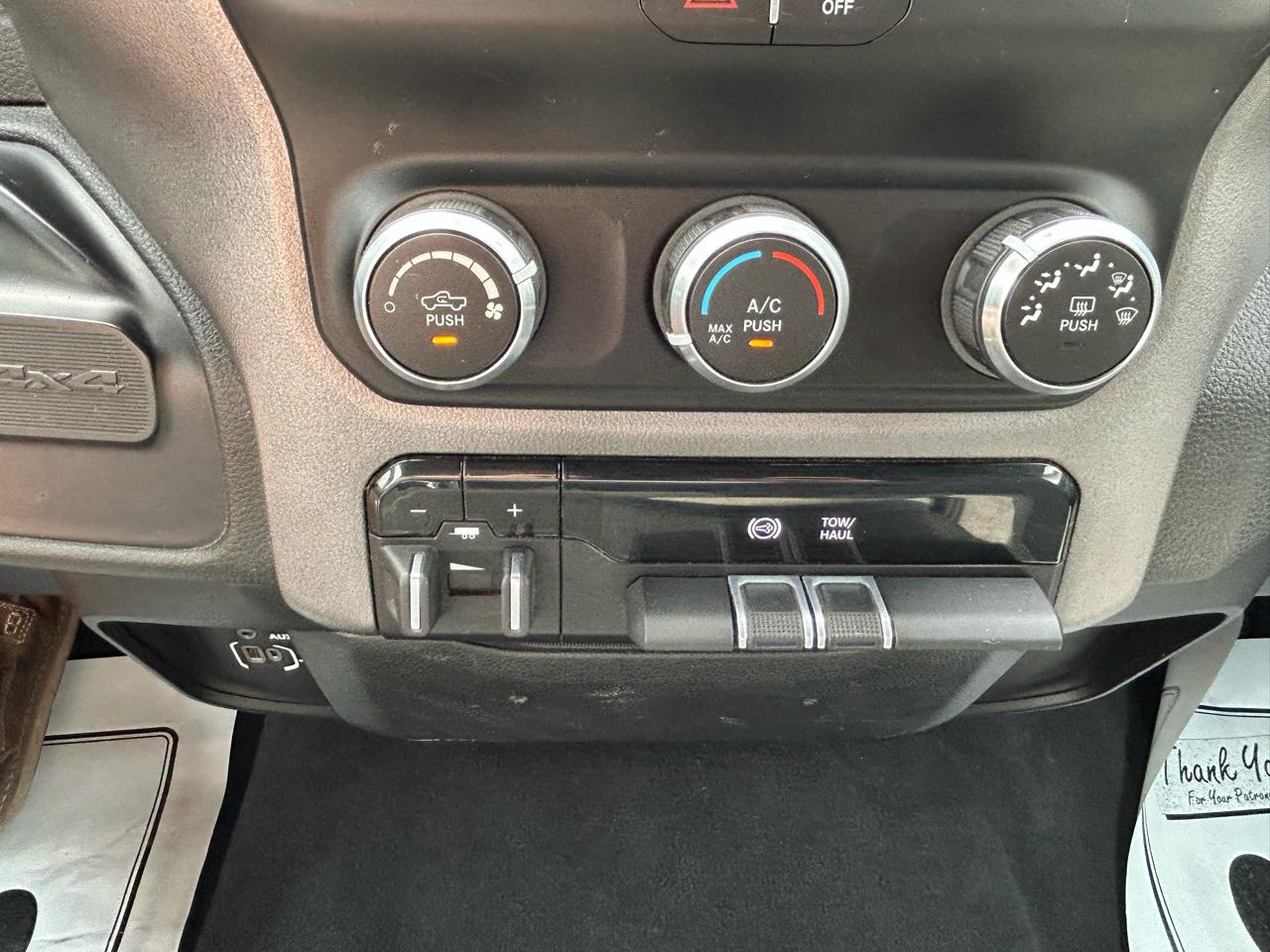 RAM 3500 Big Horn 4x4 Crew Cab 8' Box 2021