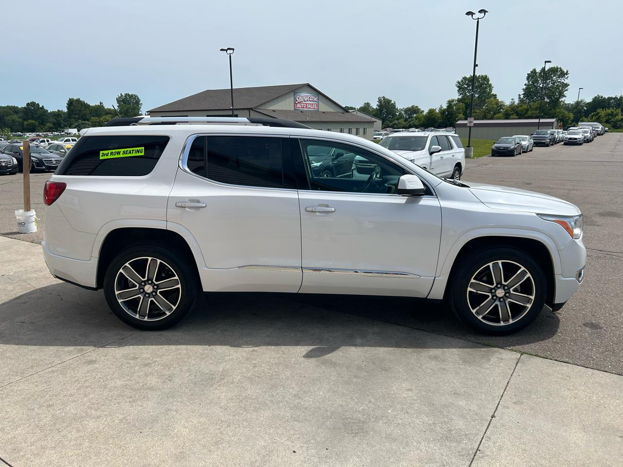 GMC Acadia AWD 4dr Denali 2017