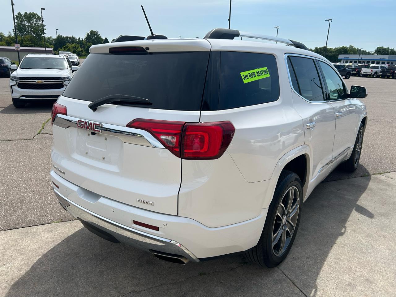 GMC Acadia AWD 4dr Denali 2017