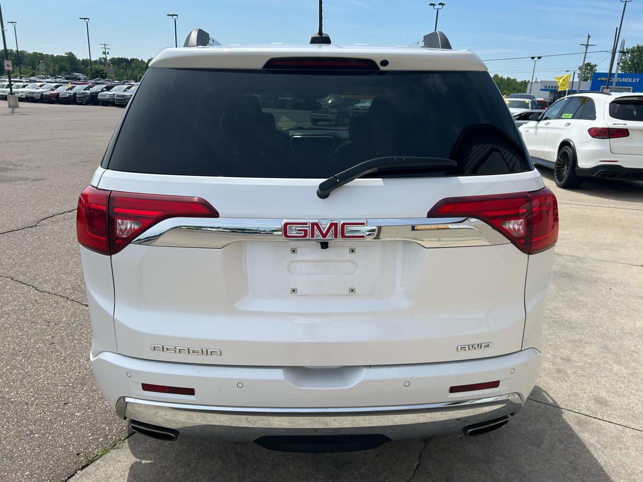 GMC Acadia AWD 4dr Denali 2017