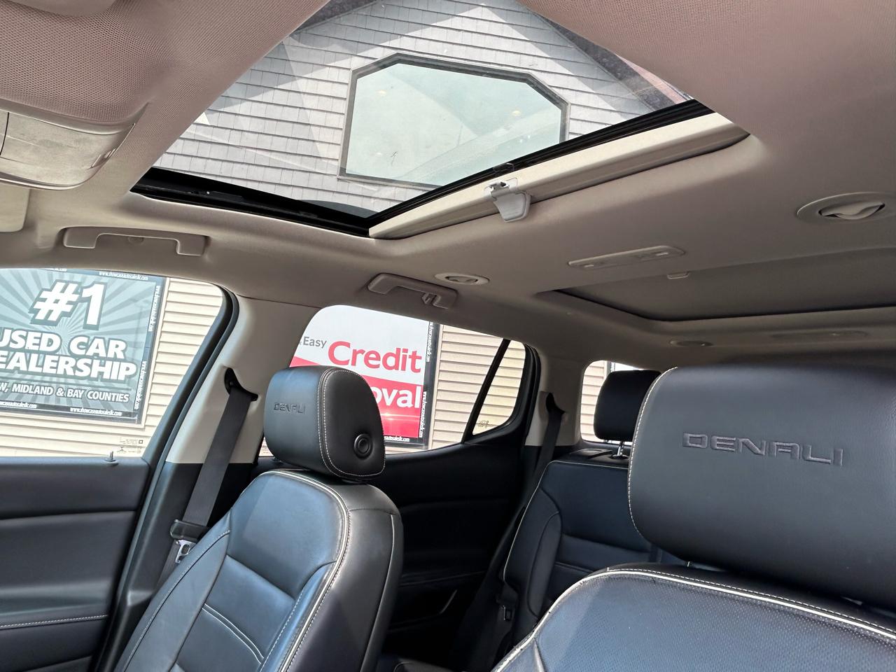 GMC Acadia AWD 4dr Denali 2017