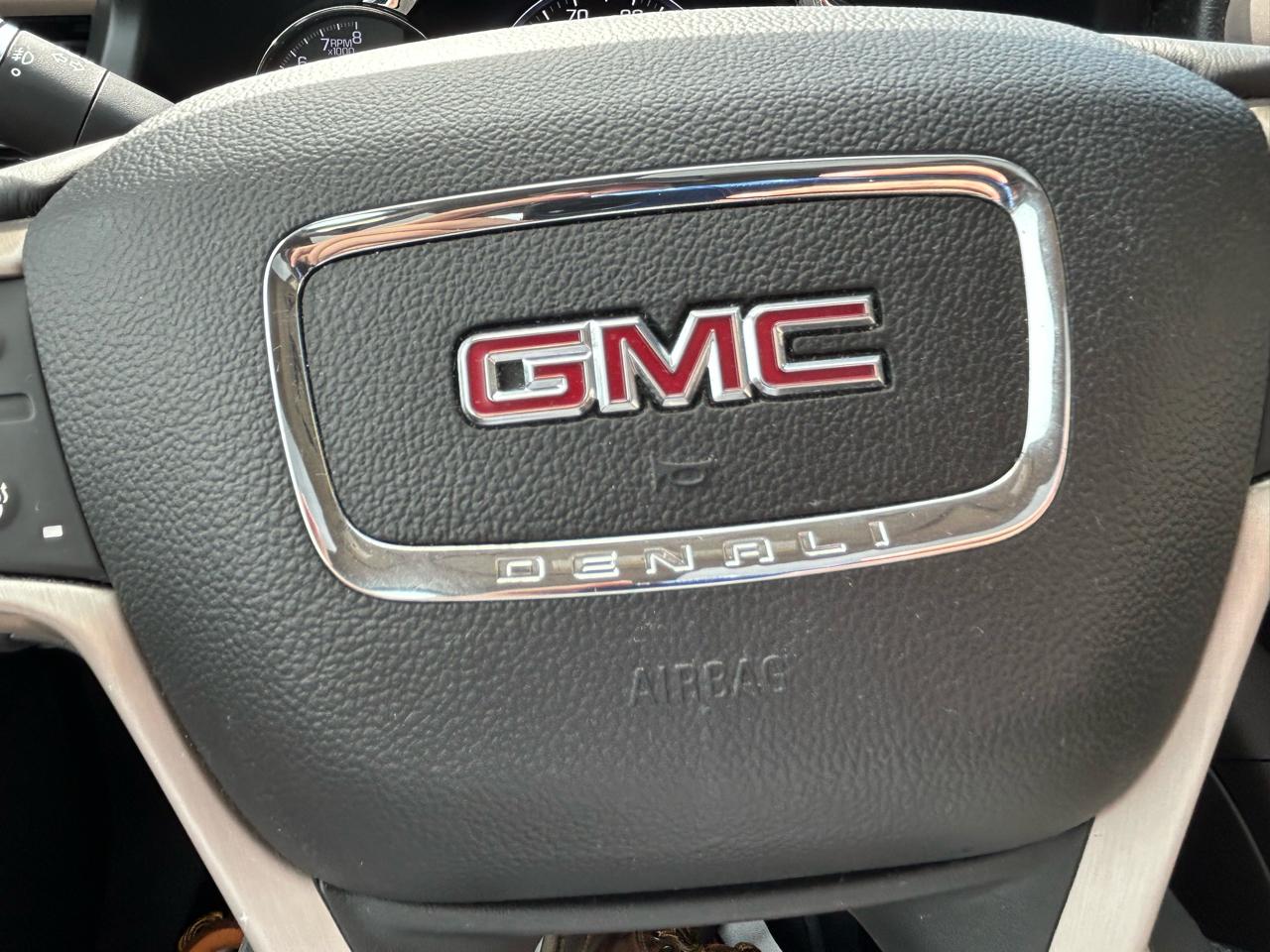 GMC Acadia AWD 4dr Denali 2017