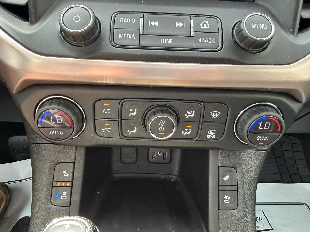 GMC Acadia AWD 4dr Denali 2017