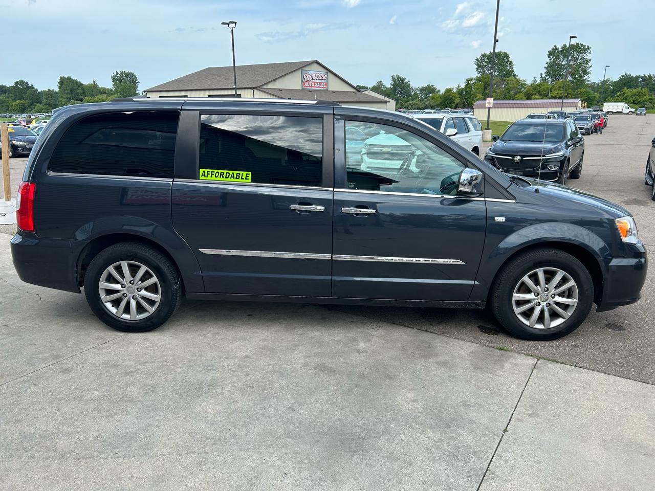 Chrysler Town & Country 4dr Wgn Touring-L 30th Anniversary 2014
