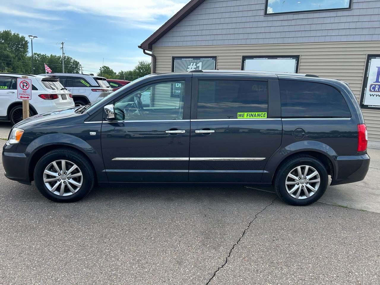 Chrysler Town & Country 4dr Wgn Touring-L 30th Anniversary 2014