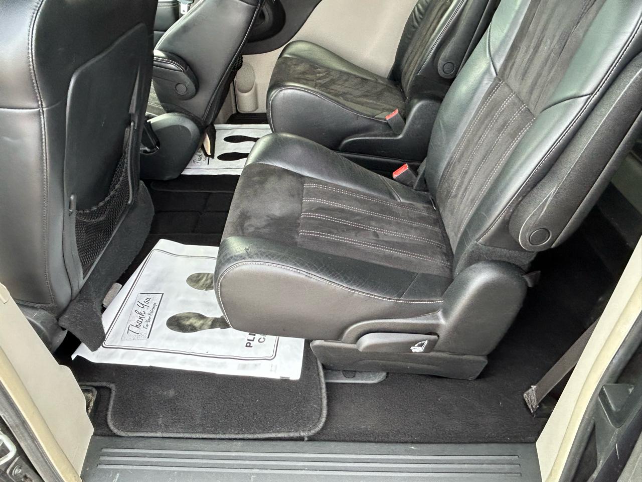 Chrysler Town & Country 4dr Wgn Touring-L 30th Anniversary 2014