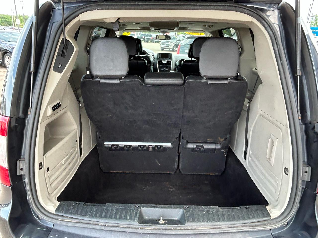 Chrysler Town & Country 4dr Wgn Touring-L 30th Anniversary 2014