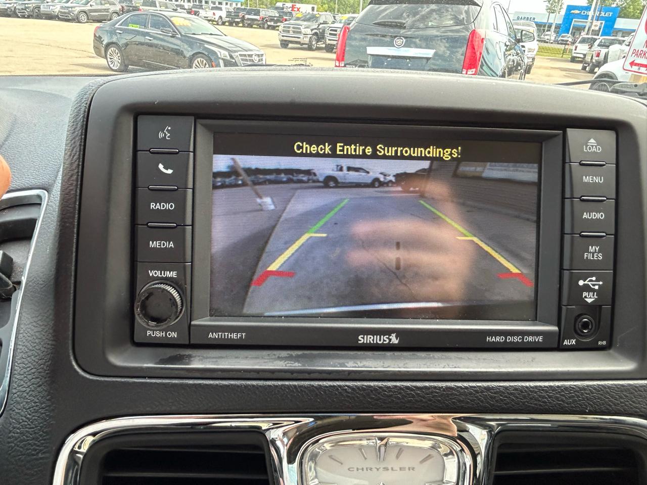 Chrysler Town & Country 4dr Wgn Touring-L 30th Anniversary 2014
