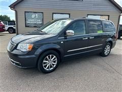 2014 Chrysler Town & Country 