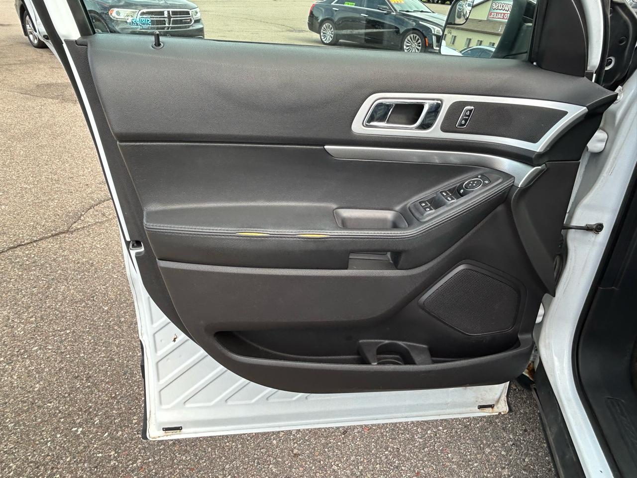 Ford Explorer 4WD 4dr XLT 2015