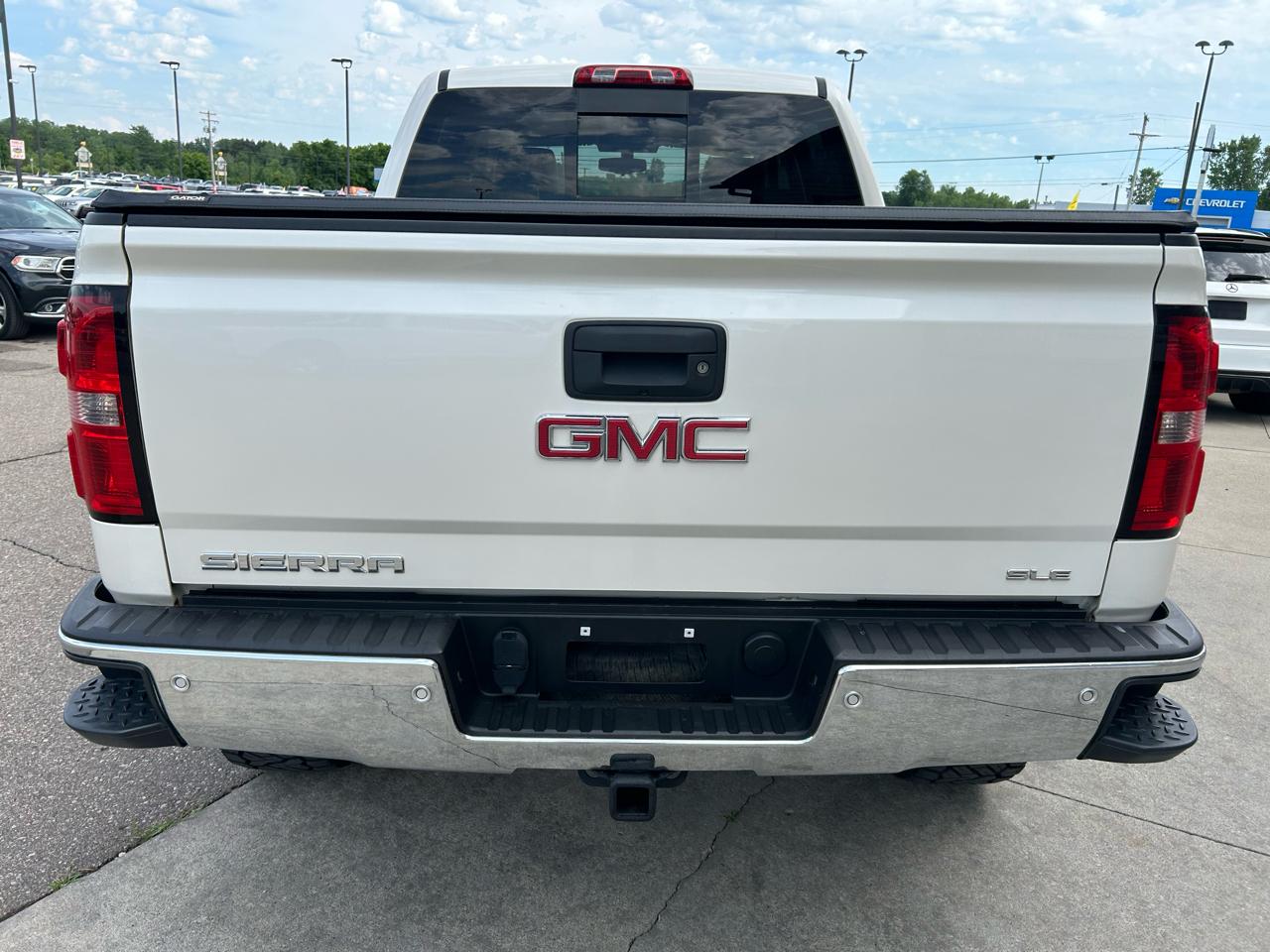 GMC Sierra 1500 4WD Crew Cab 143.5" SLE 2015