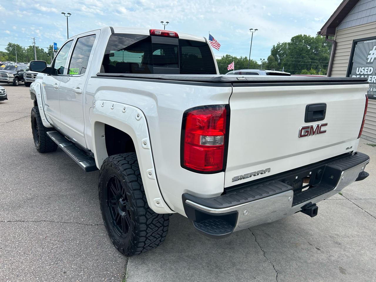 GMC Sierra 1500 4WD Crew Cab 143.5" SLE 2015