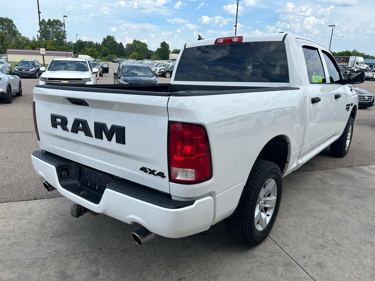 RAM 1500 Classic Express 4x4 Crew Cab 5'7" Box 2019
