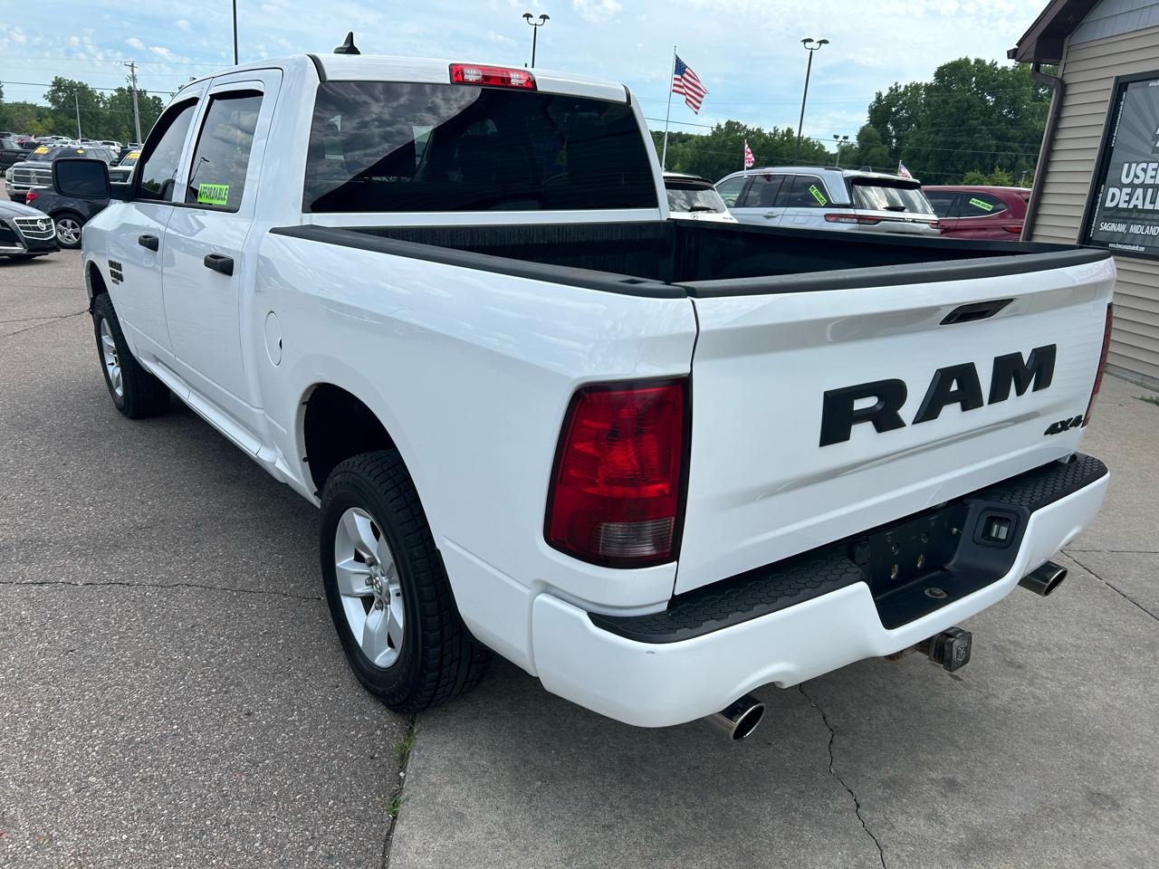 RAM 1500 Classic Express 4x4 Crew Cab 5'7" Box 2019