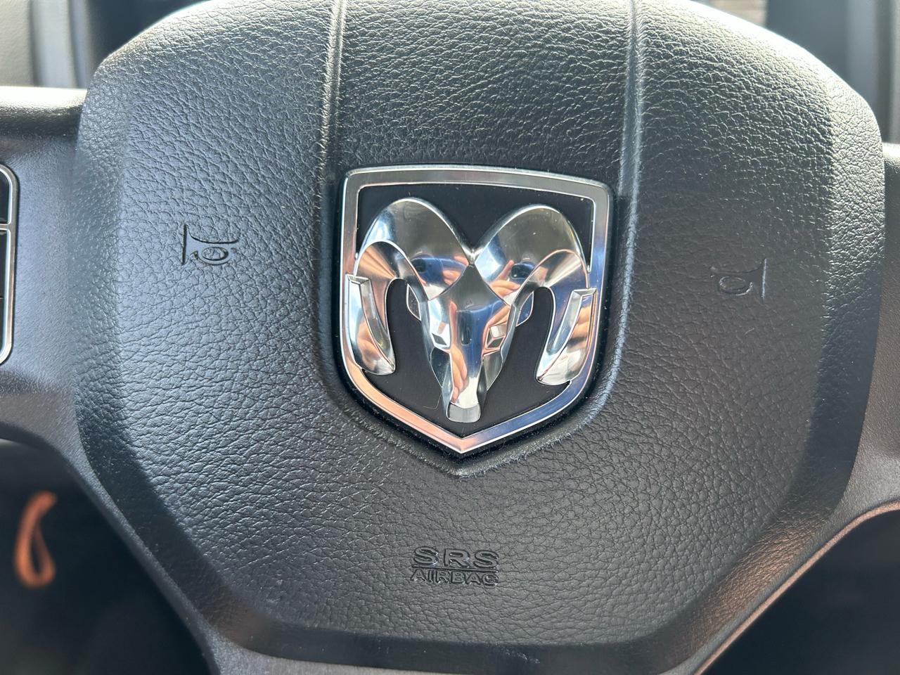 RAM 1500 Classic Express 4x4 Crew Cab 5'7" Box 2019