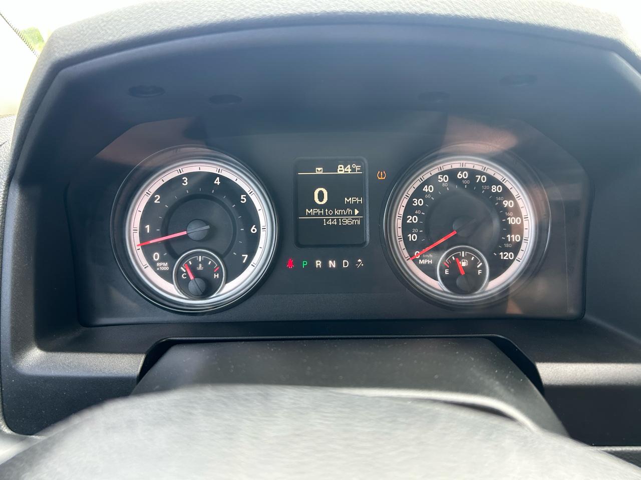 RAM 1500 Classic Express 4x4 Crew Cab 5'7" Box 2019