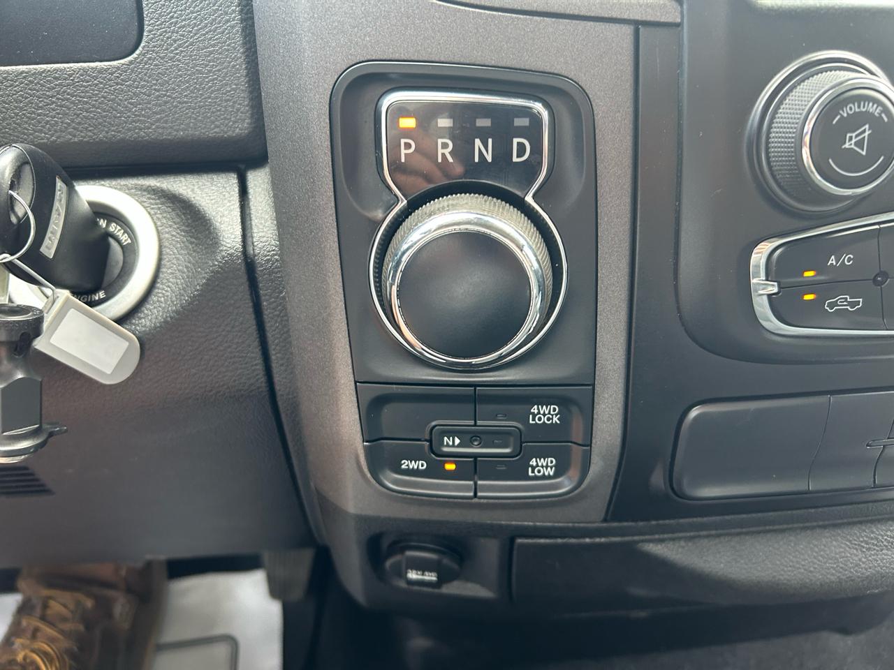 RAM 1500 Classic Express 4x4 Crew Cab 5'7" Box 2019