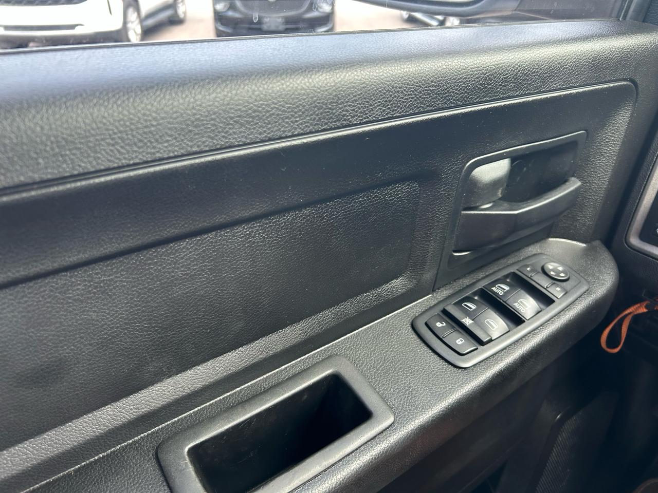 RAM 1500 Classic Express 4x4 Crew Cab 5'7" Box 2019
