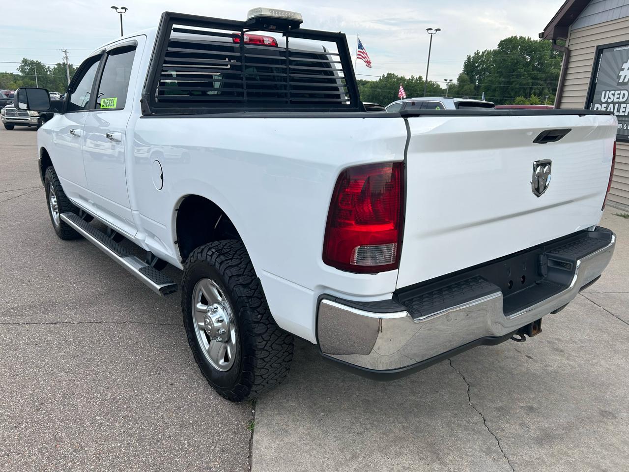 RAM 2500 SLT 4x4 Crew Cab 6'4" Box 2018