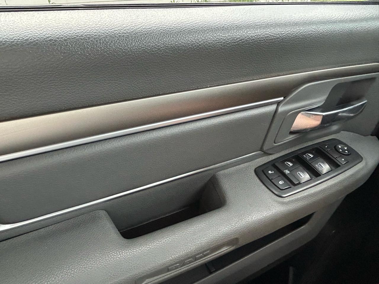 RAM 2500 SLT 4x4 Crew Cab 6'4" Box 2018