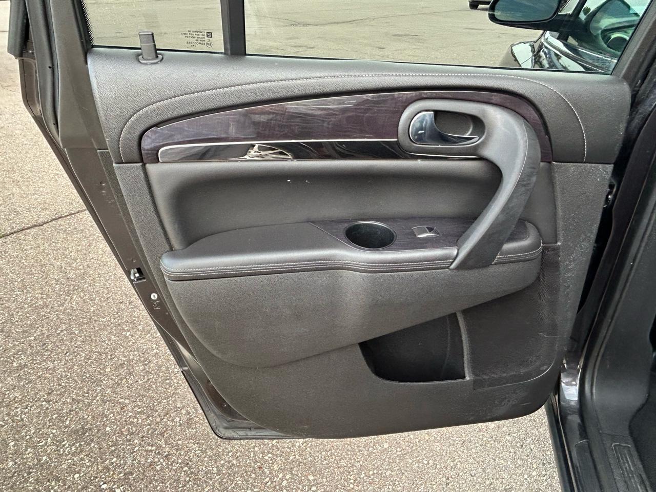 Buick Enclave FWD 4dr Leather 2016