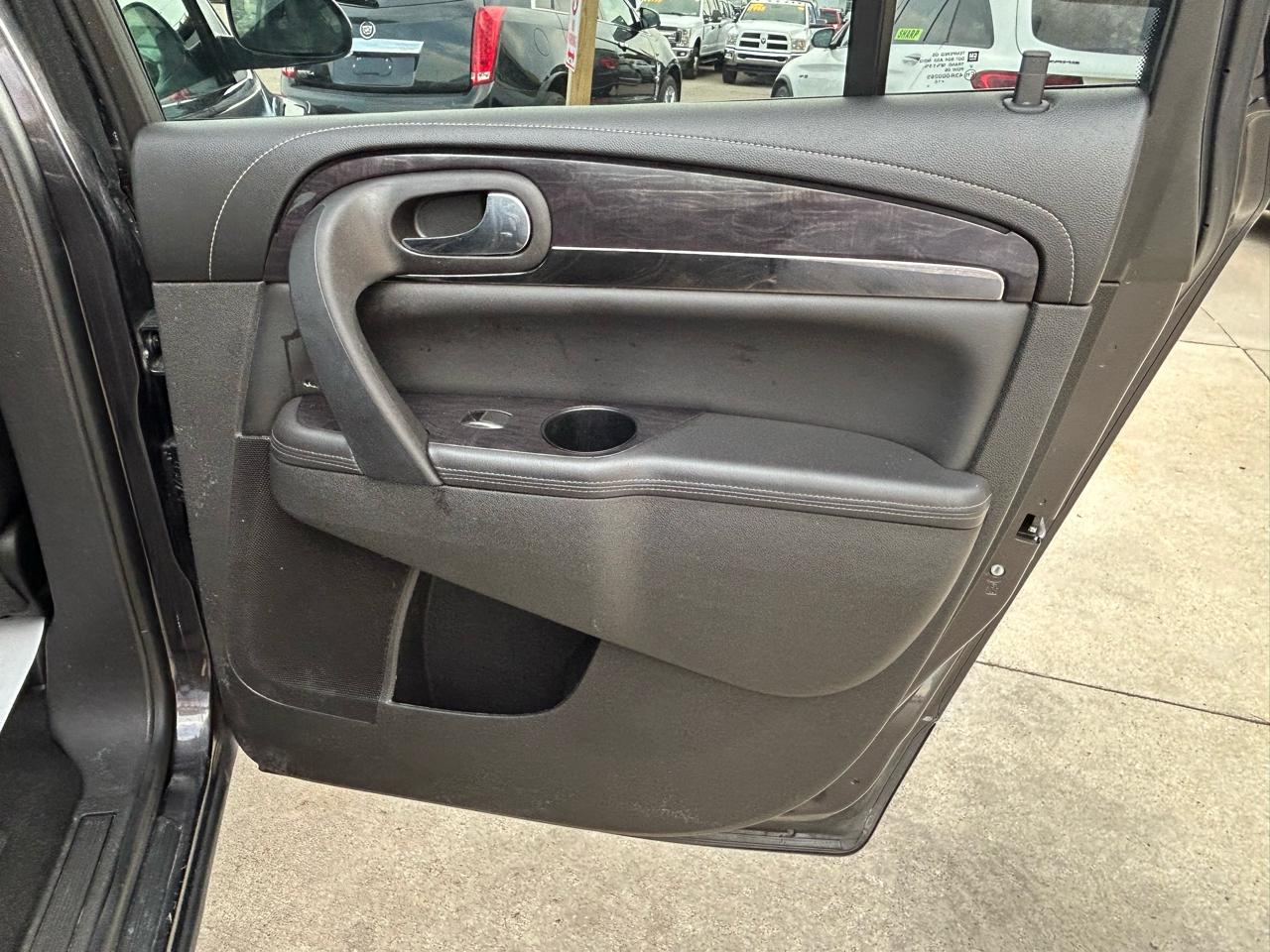 Buick Enclave FWD 4dr Leather 2016