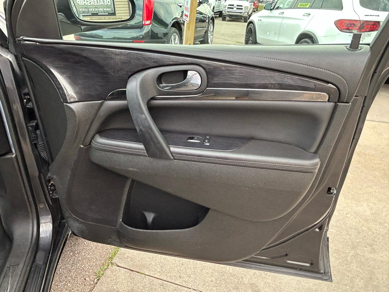 Buick Enclave FWD 4dr Leather 2016