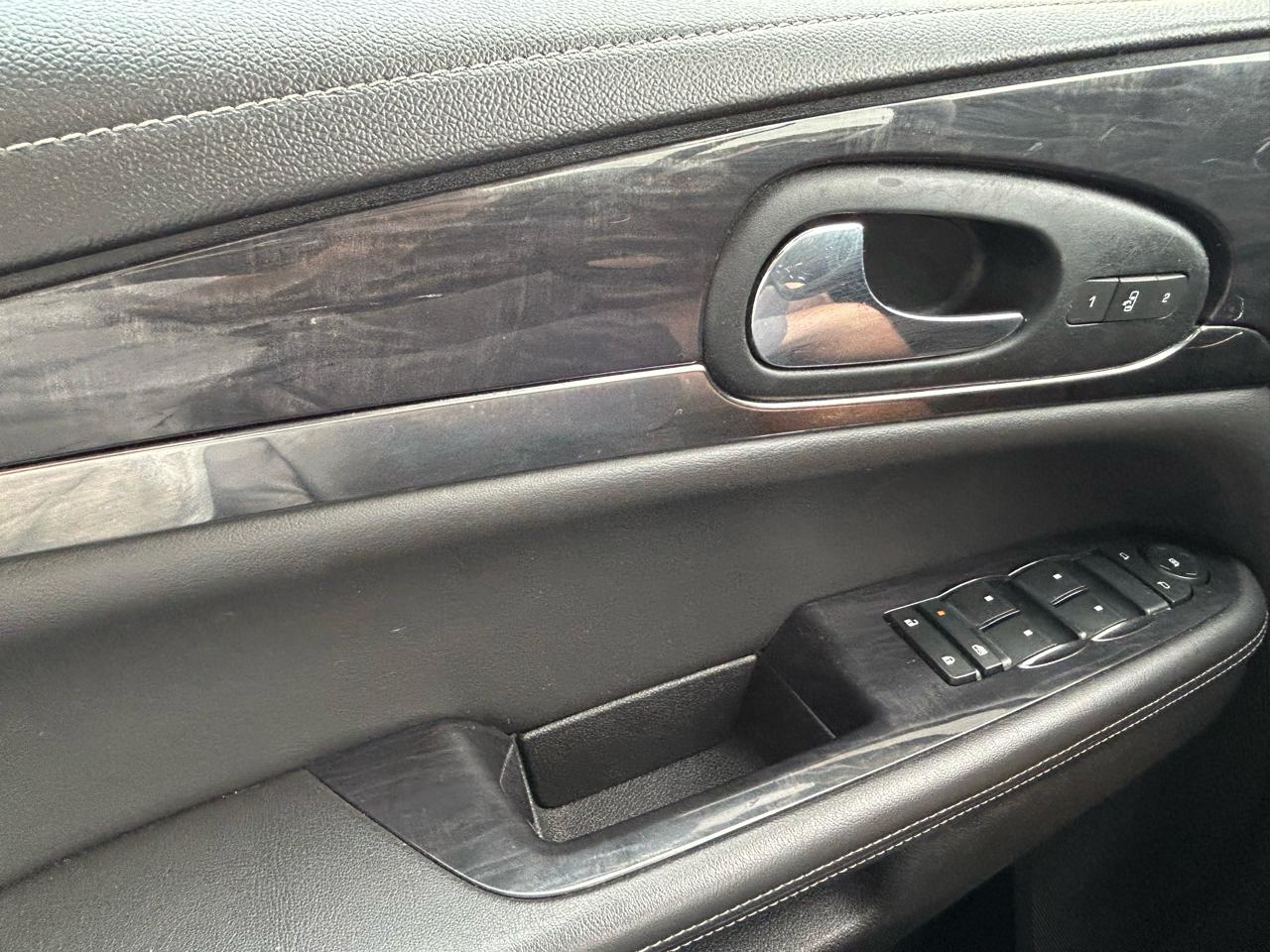 Buick Enclave FWD 4dr Leather 2016