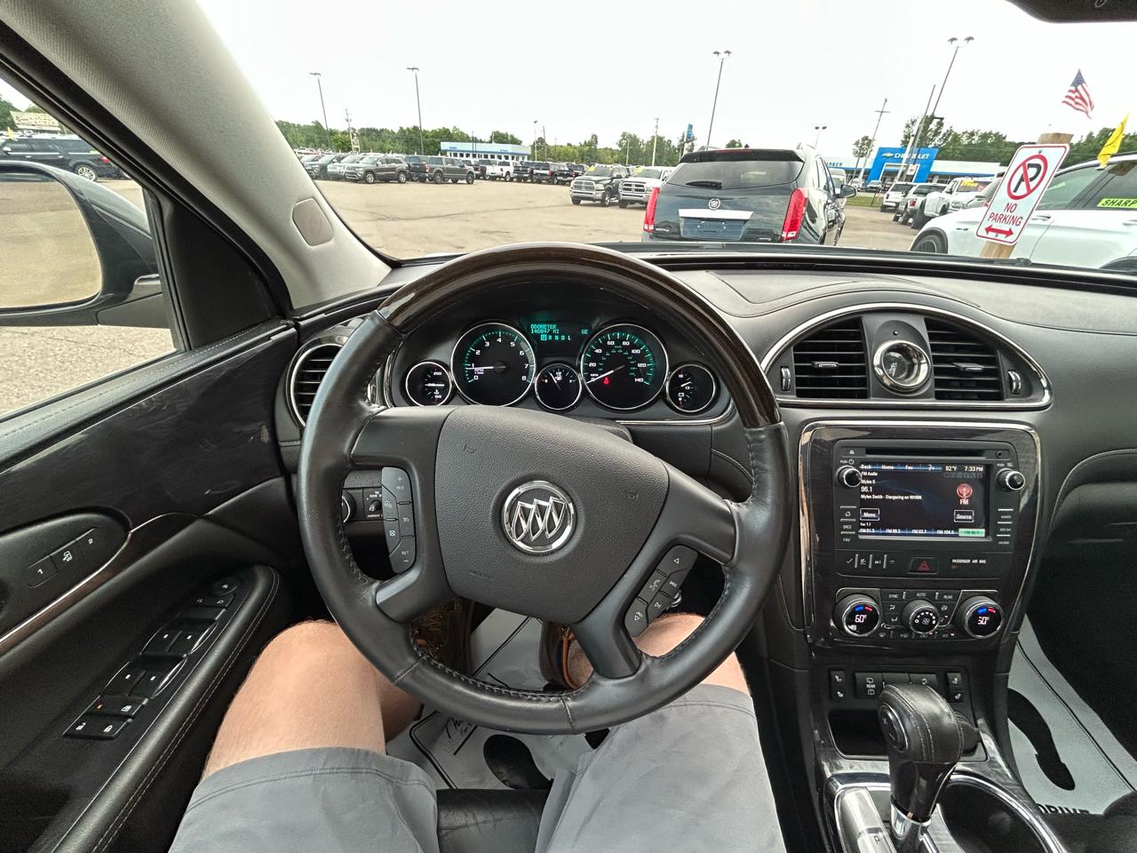 Buick Enclave FWD 4dr Leather 2016