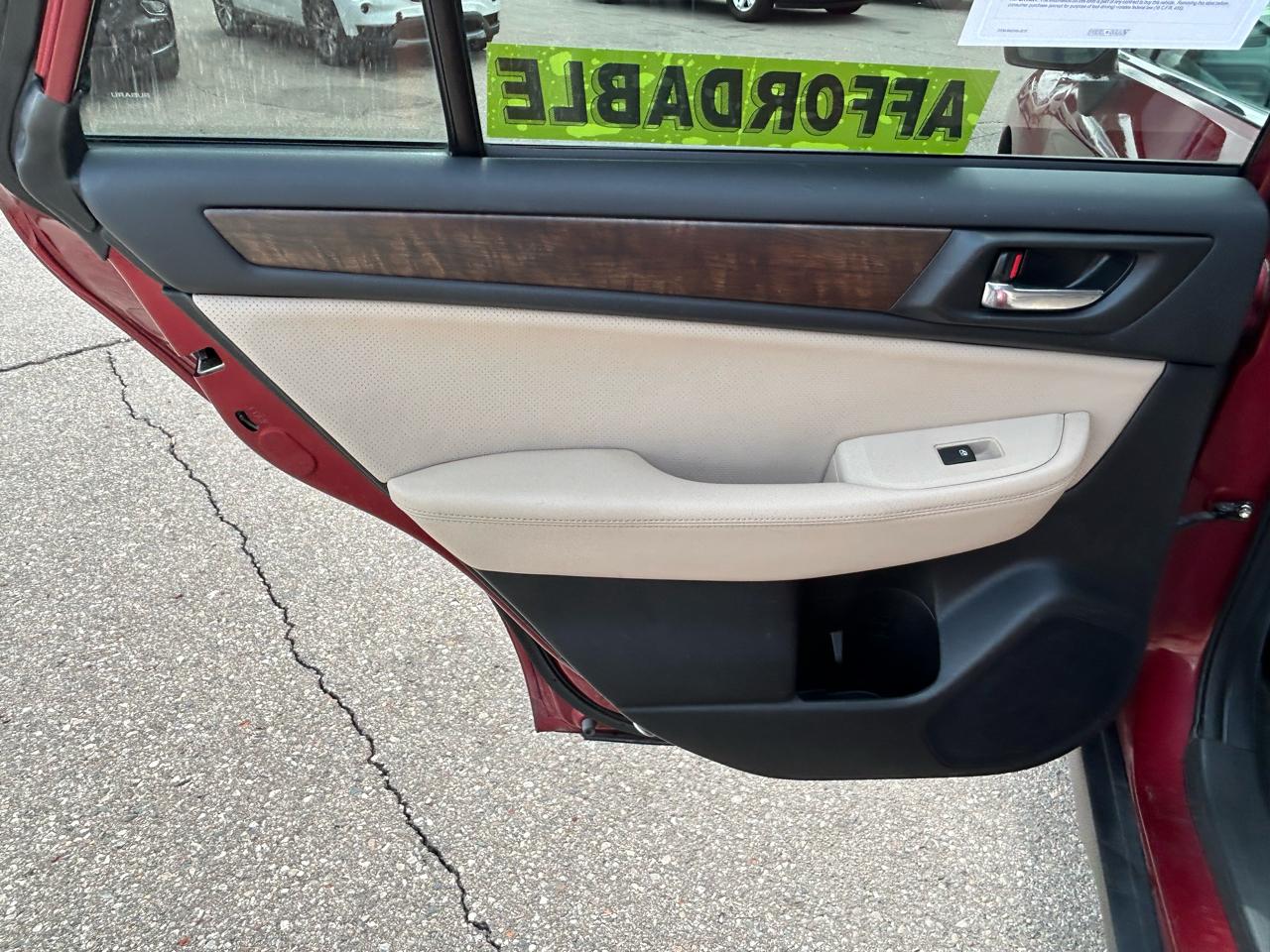 Subaru Outback 4dr Wgn 2.5i Limited 2015