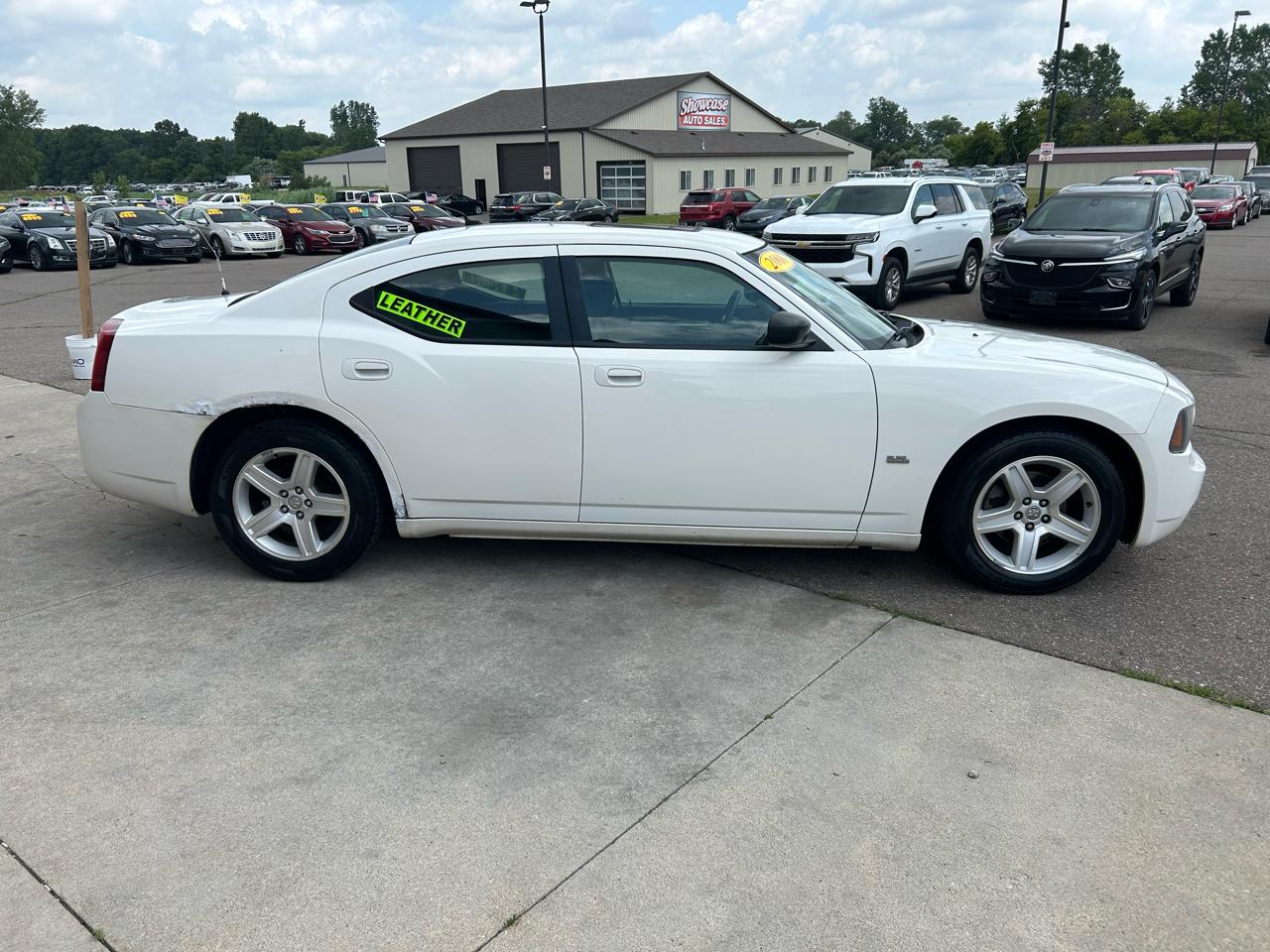 Dodge Charger 4dr Sdn RWD 2008
