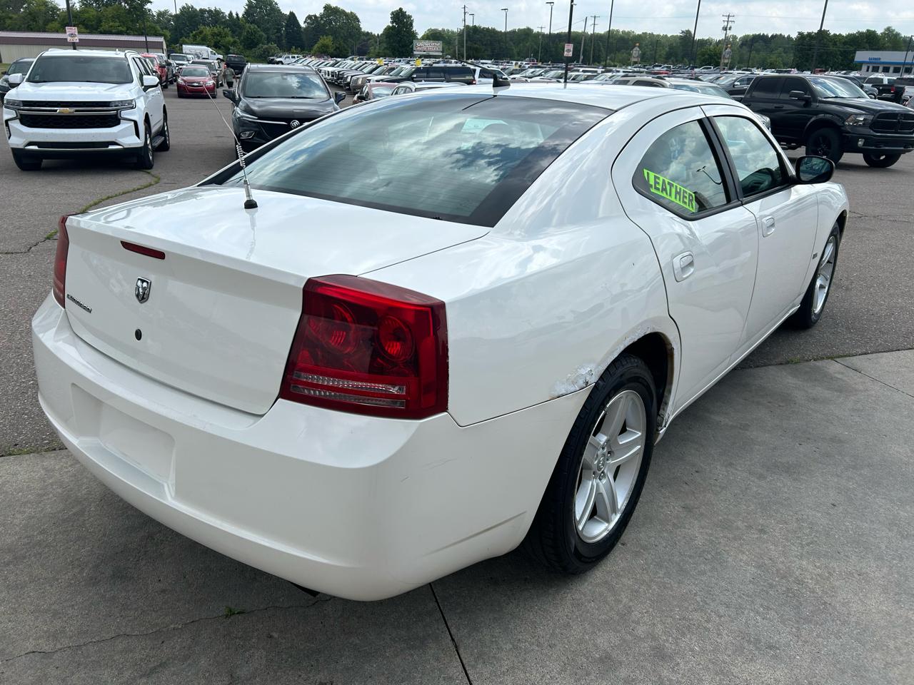 Dodge Charger 4dr Sdn RWD 2008