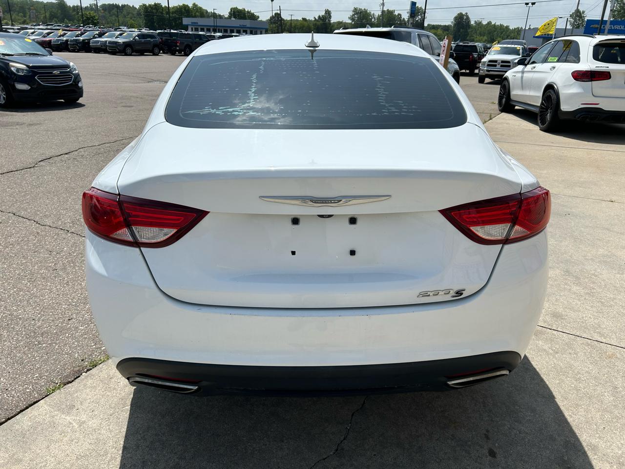 Chrysler 200 4dr Sdn S FWD 2015