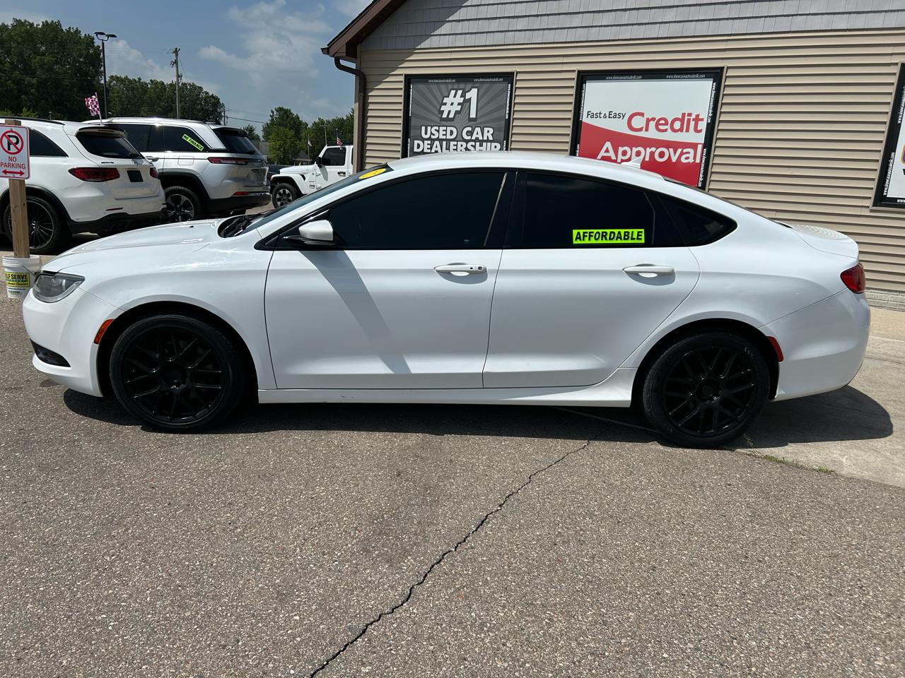 Chrysler 200 4dr Sdn S FWD 2015
